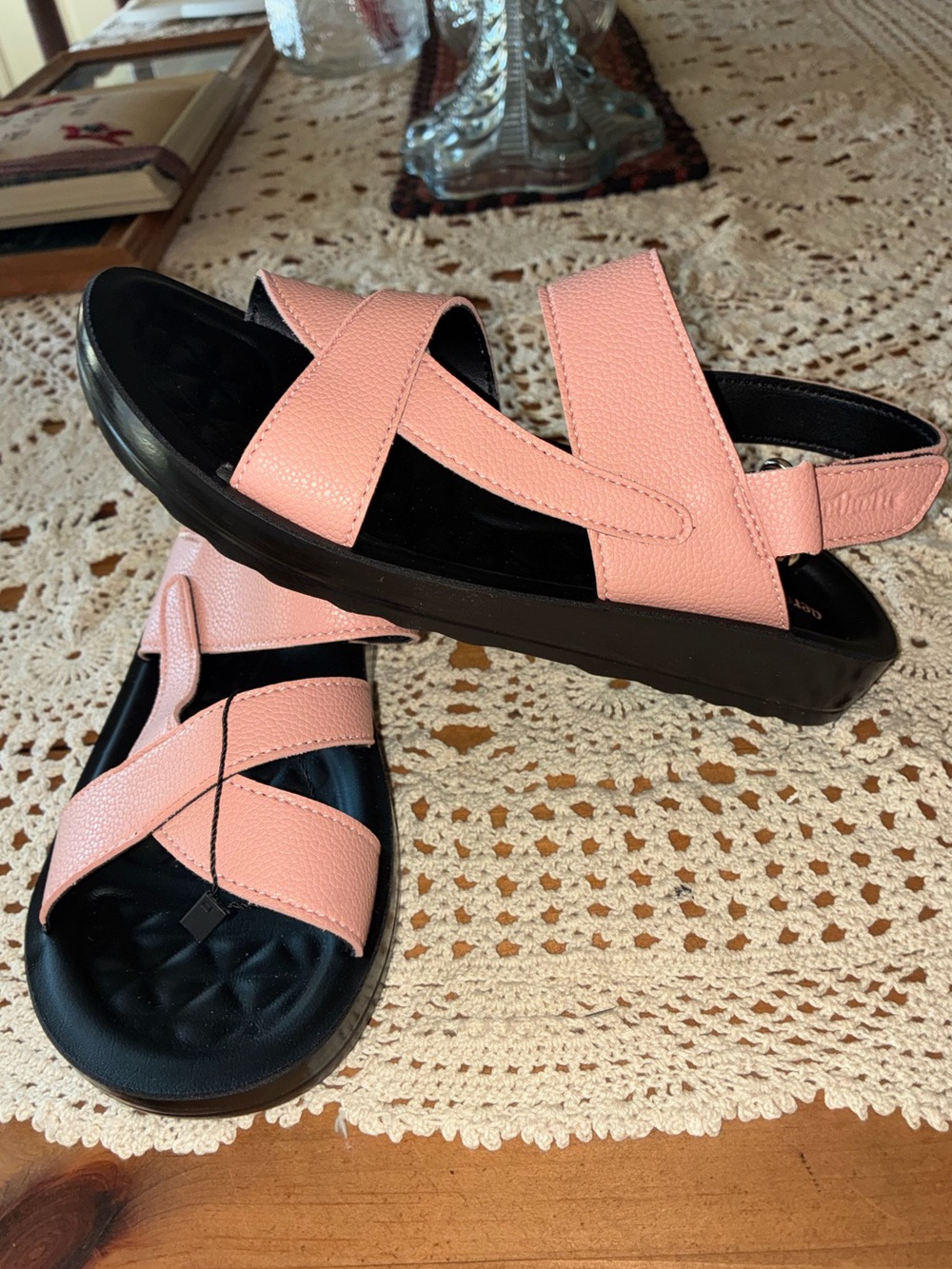 New Without Tags Aerorthotic Leather Women’s Pink Orthotic Sandals